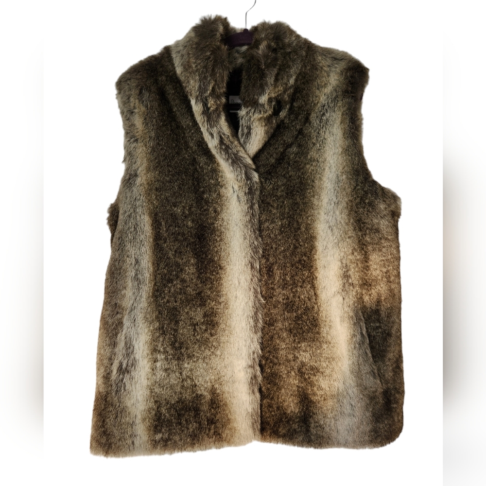 Pamela McCoy faux fur vest size medium